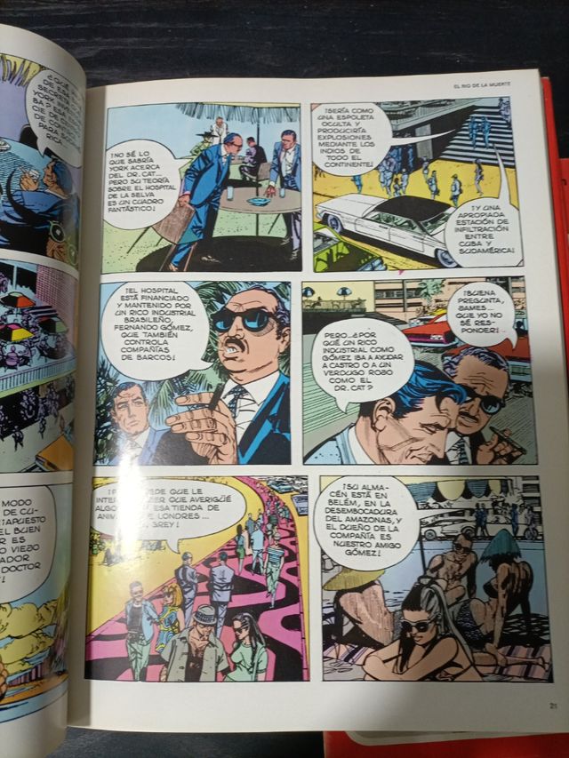 2 Albumes de Colección Agentes Secretos James Bond