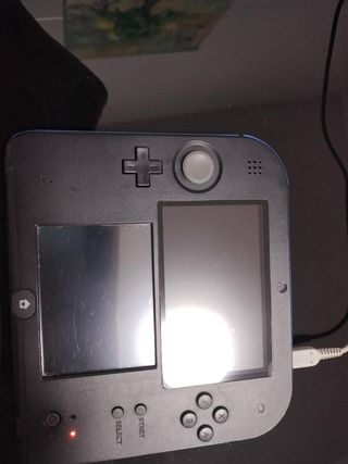 Nintendo 2DS negra + juego