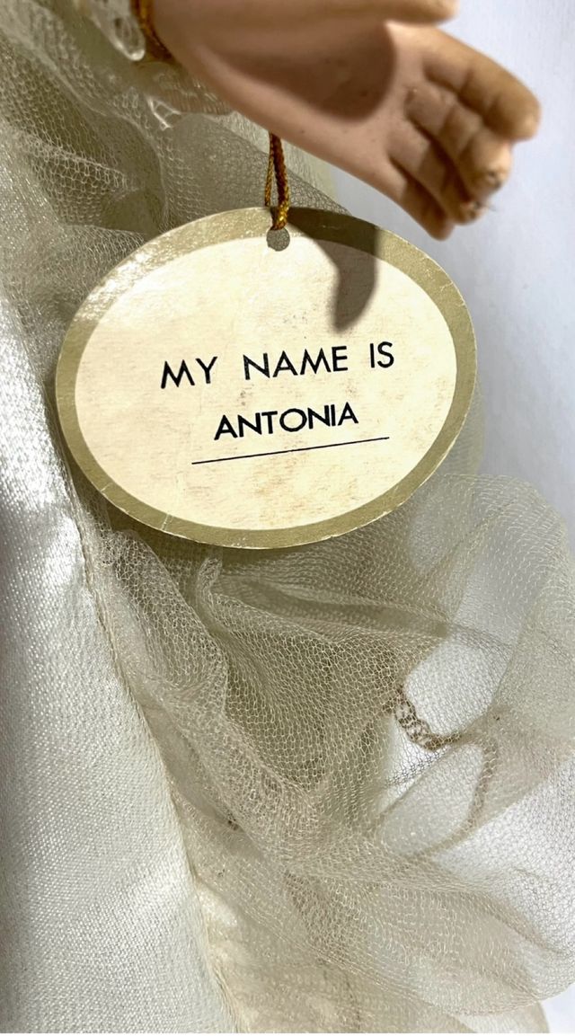 Muñeca porcelana Antonia Stewart Ross