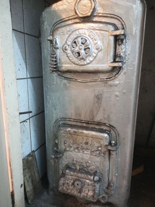 Caldera Roca carbón leña antigua