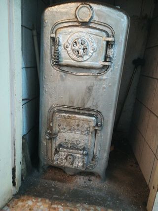 Caldera Roca carbón leña antigua