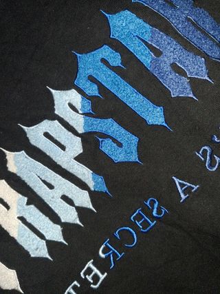 Camiseta Trapstar | Azul y Negra
