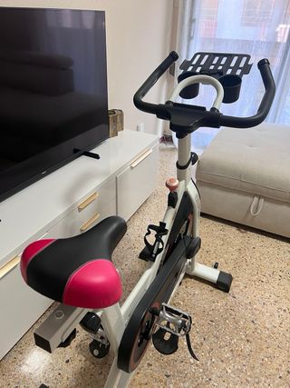 Bicicleta estática ejercicio