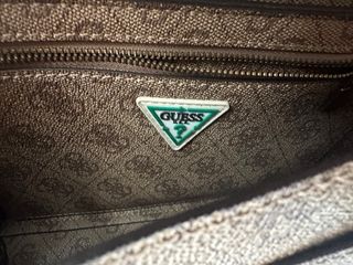 Bolso bandolera Guess beige