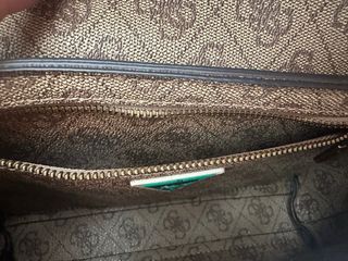 Bolso bandolera Guess beige