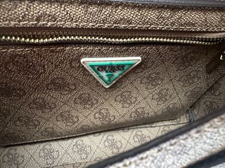 Bolso bandolera Guess beige