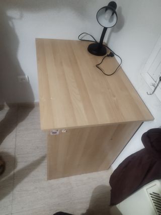 Escritorio madera color beige