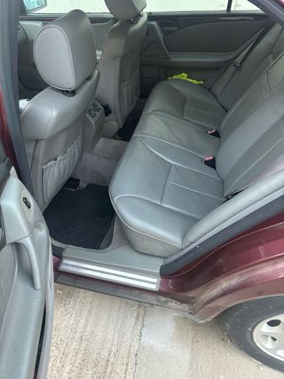 Mercedes-Benz E290 1996