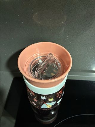 Vaso de entrenamiento antiderrame Mepal.