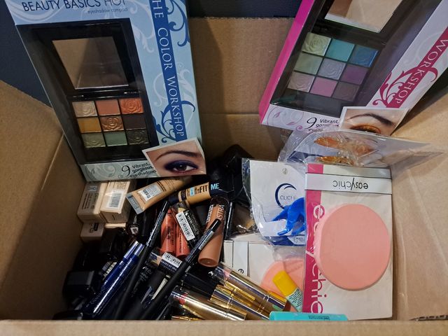 Makeup Mistery Box