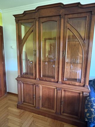 Vitrina antigua de madera