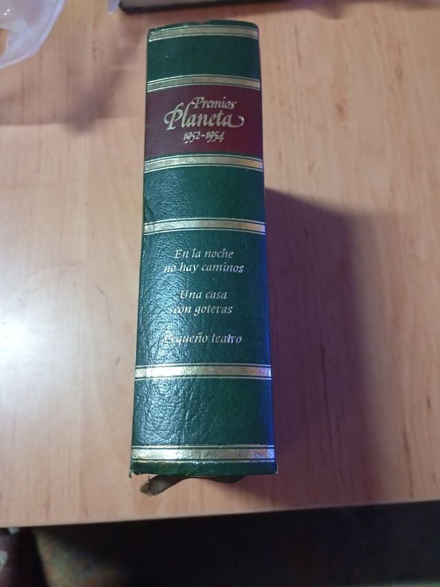 Lote de tres libros con firma del autor