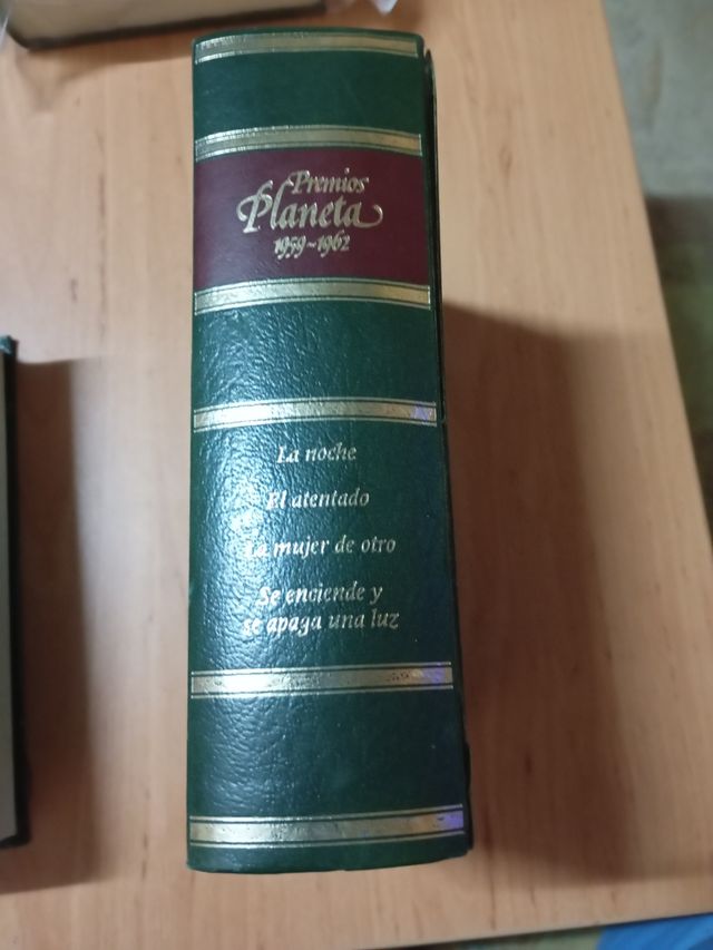 Lote de tres libros con firma del autor