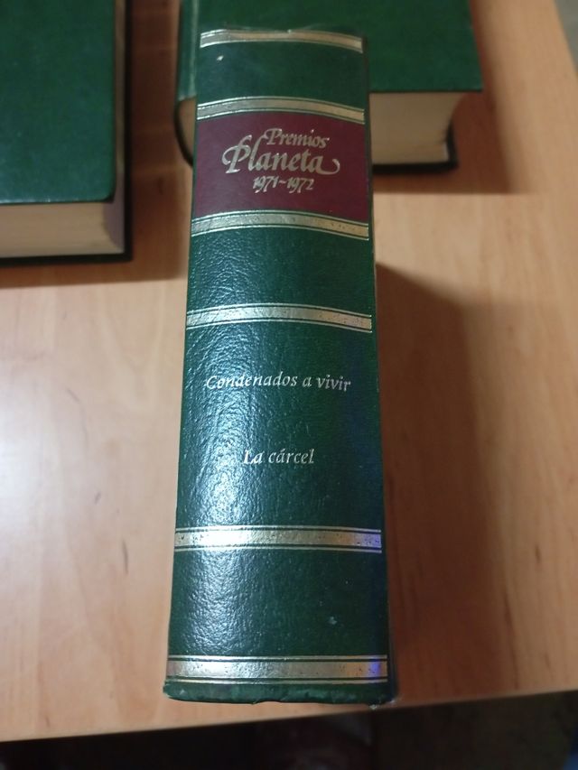 Lote de tres libros con firma del autor