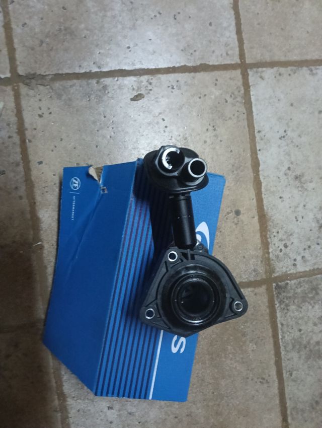 Bomba embrague Ford Transit conet año 2011