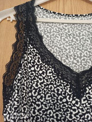 Camiseta leopardo c/encaje - Talla L
