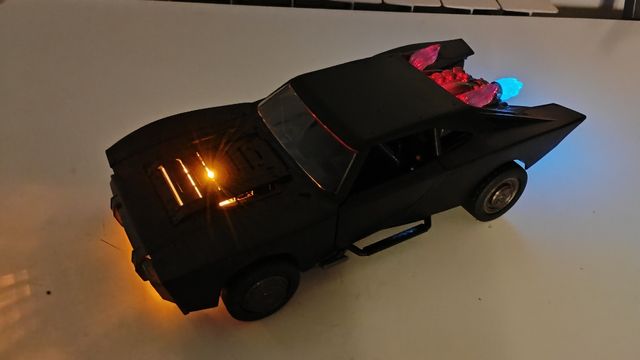 Batmóvil con luces y sonidos