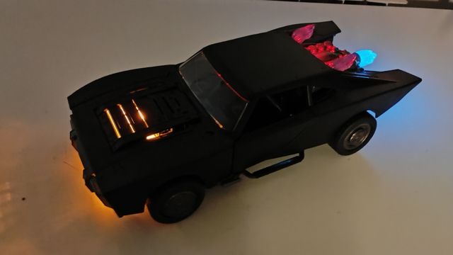 Batmóvil con luces y sonidos