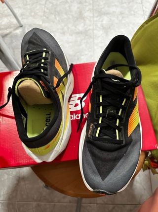 Zapatillas New Balance FuelCell Rebel v4