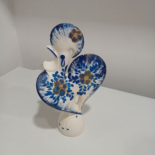 Galo azul pintado à mão