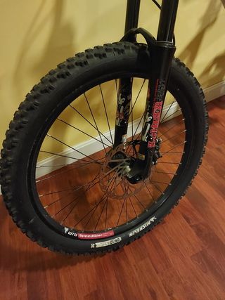 Bicicleta descenso Ironhorse Yakuza