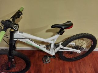 Bicicleta descenso Ironhorse Yakuza