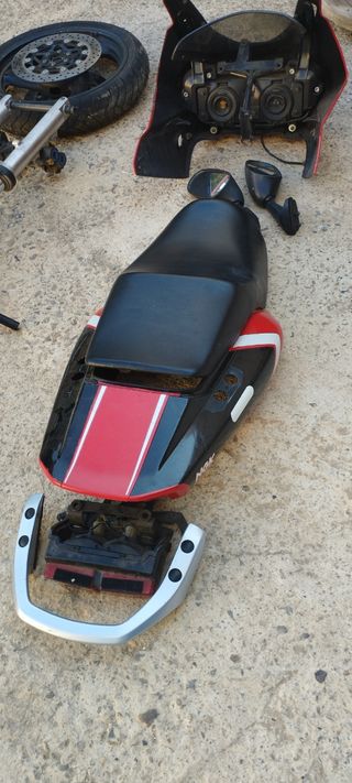 Yamaha Fazer FZS 98: Carenado