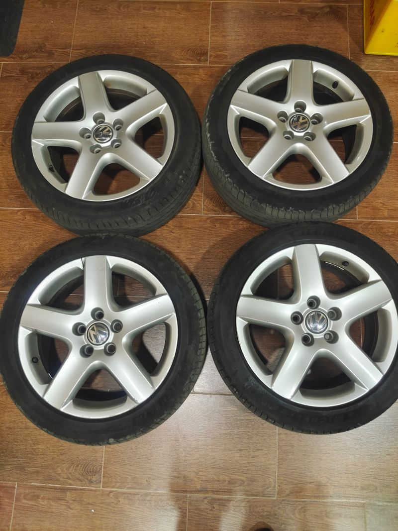 Se venden 225/45/17 neumáticos Michelin 90% - foto 1