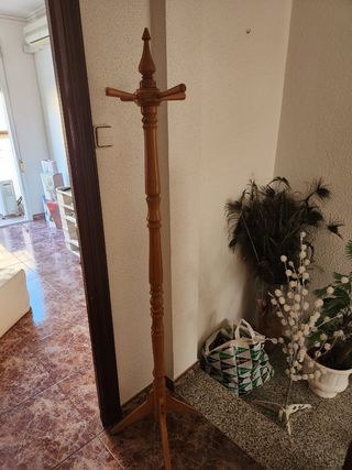 Perchero de madera