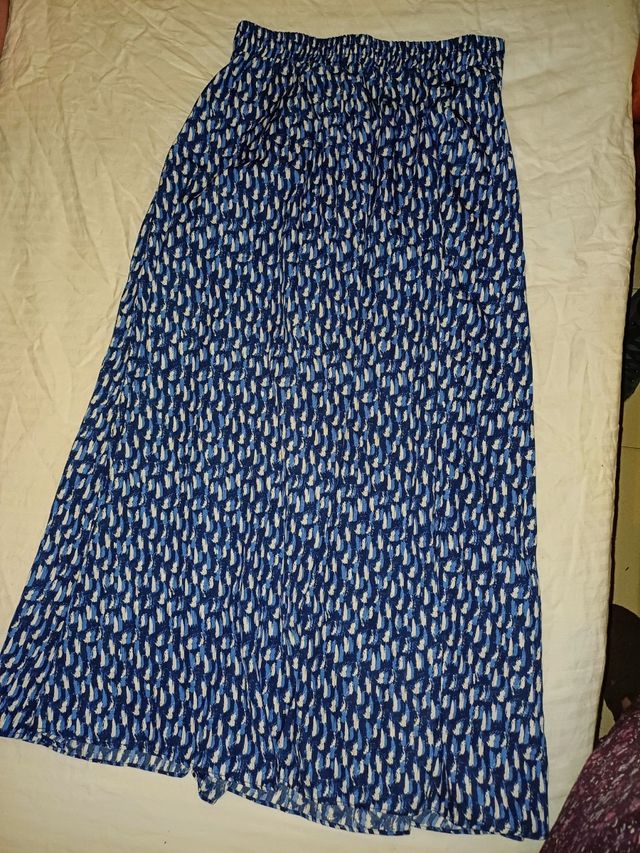 Falda larga azul estampada