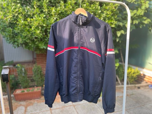 Chaqueta Sergio Tacchini negra y roja