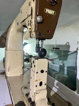 Máquina coser Pfaff industrial y una plana alfa 