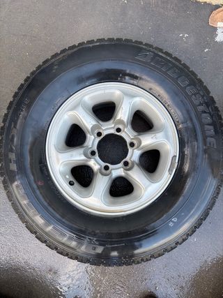 Unica Llanta Mitsubishi Montero 265/70r15 