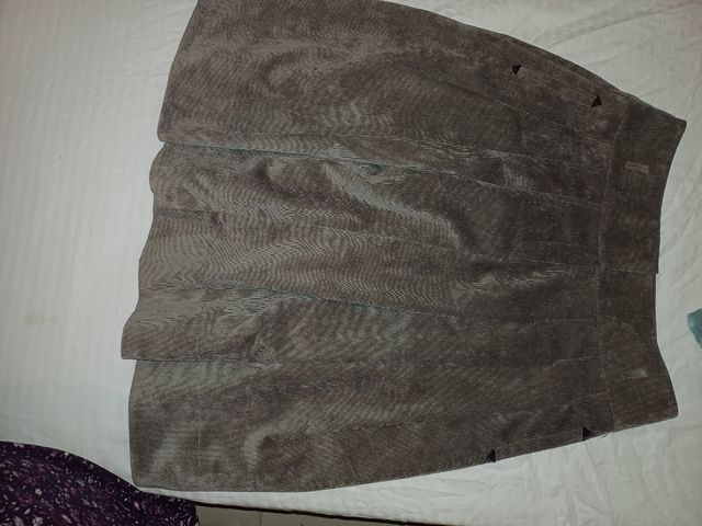 Falda marrón de pana