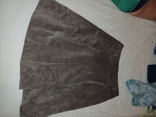 Falda marrón de pana