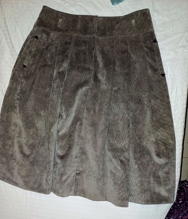 Falda marrón de pana