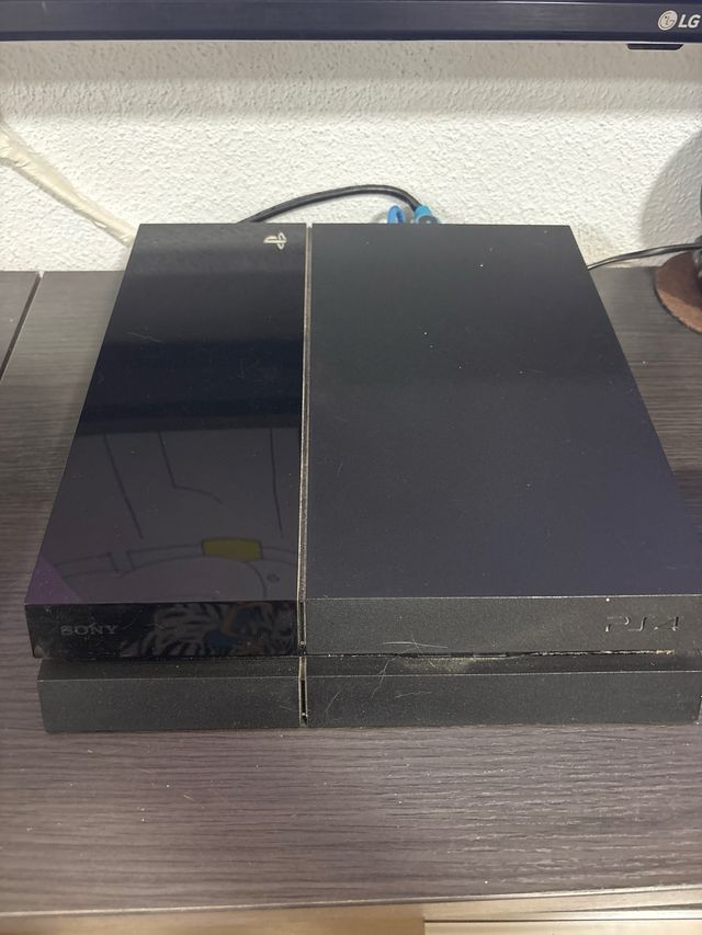 PS4 (PlayStation 4) + 2 mandos + 12 juegos