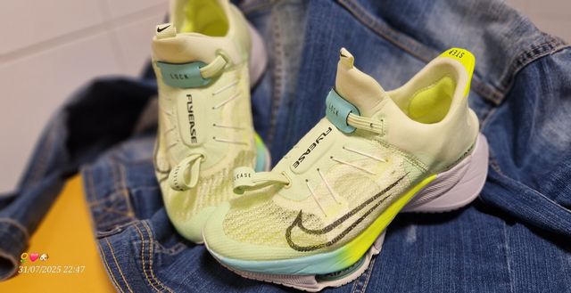 Zapatillas Nike FLYEASE - Amarillas y Azules