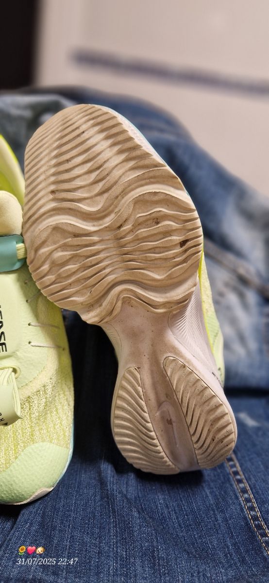 Zapatillas Nike FLYEASE - Amarillas y Azules