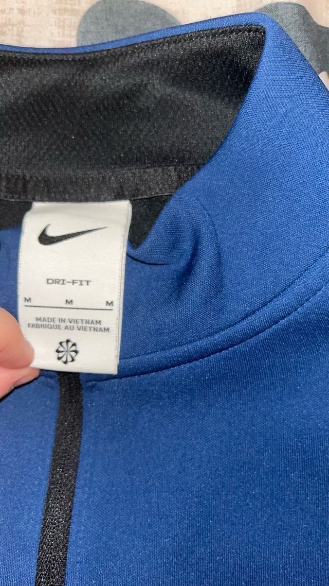 Sudadera Nike azul y negra