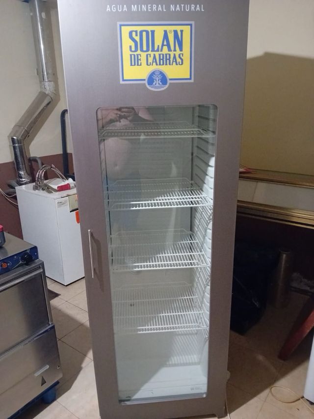 Nevera expositora Solán de Cabras DOCRILUC