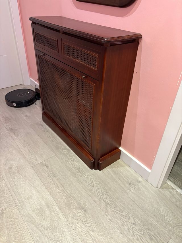 Cubreradiador madera.