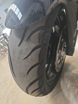 Suzuki M1800R Intruder - Moto