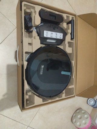 Robot aspirador y fregasuelos