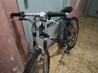 Bicicleta de montaña Kestrel