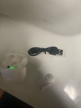 Auriculares inalámbricos blancos