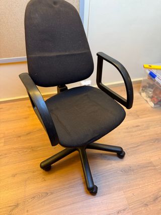 Silla oficina giratoria negra