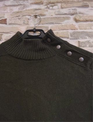 Maglione collo alto verde oliva