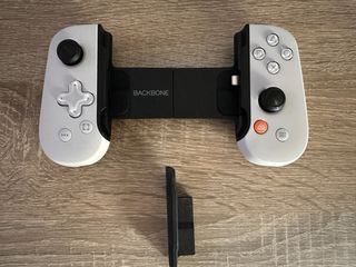 Backbone One - PlayStation Remote Play.