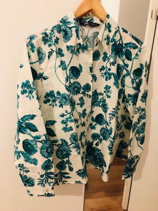 Camisa Zara flores verde agua